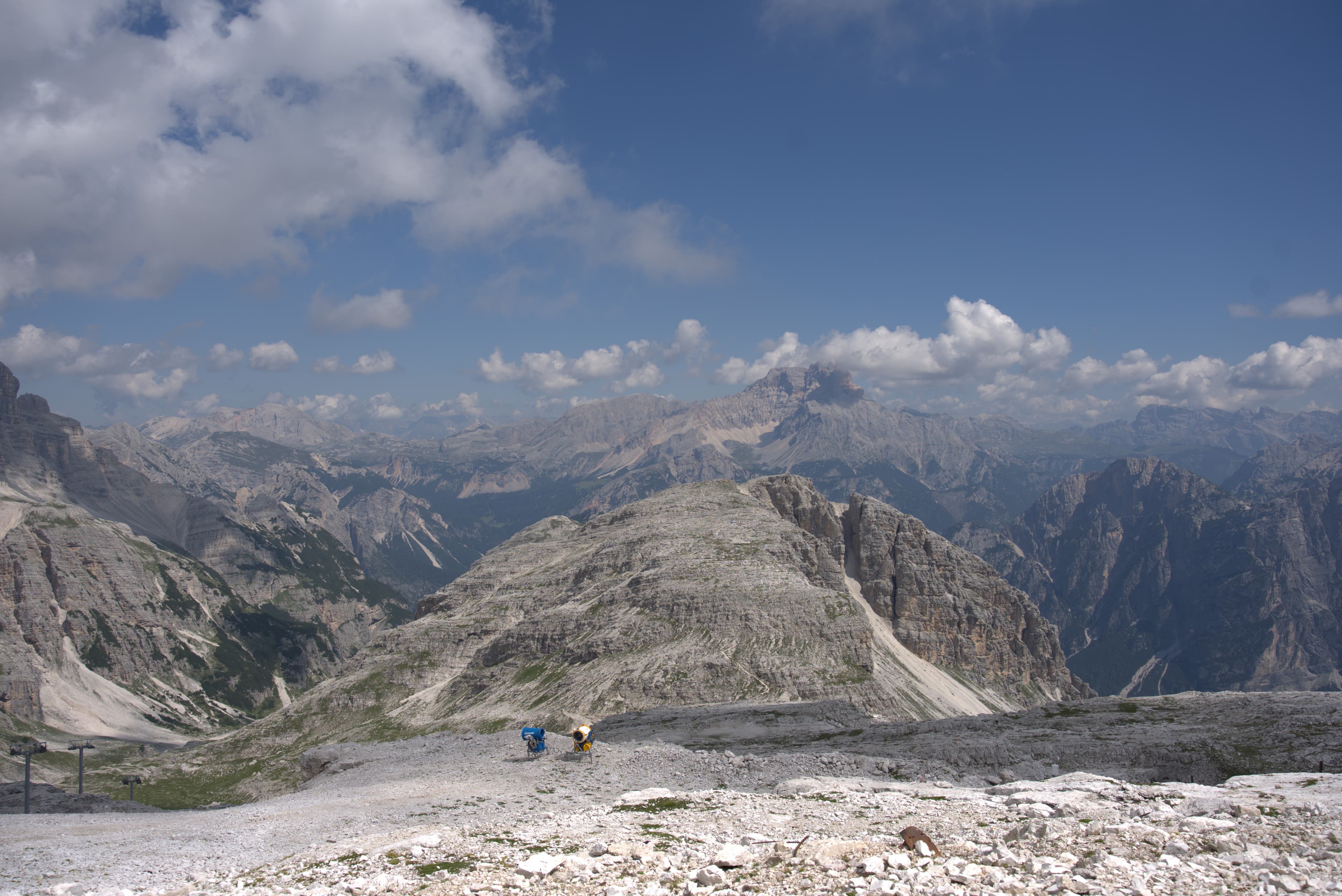 <span class="text-2xl font-bold text-white">Dolomites</span>